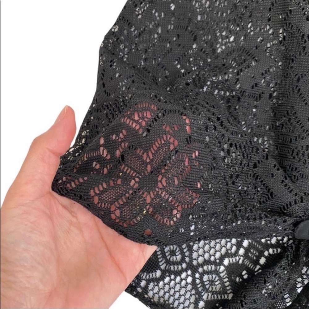 Kimchi Blue Urban Outfitters Black Lace Tie Front Cropped Top, Size Medium - Picture 4 of 9